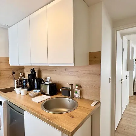 Rest In - Proche Gare & L'arena Appartement *